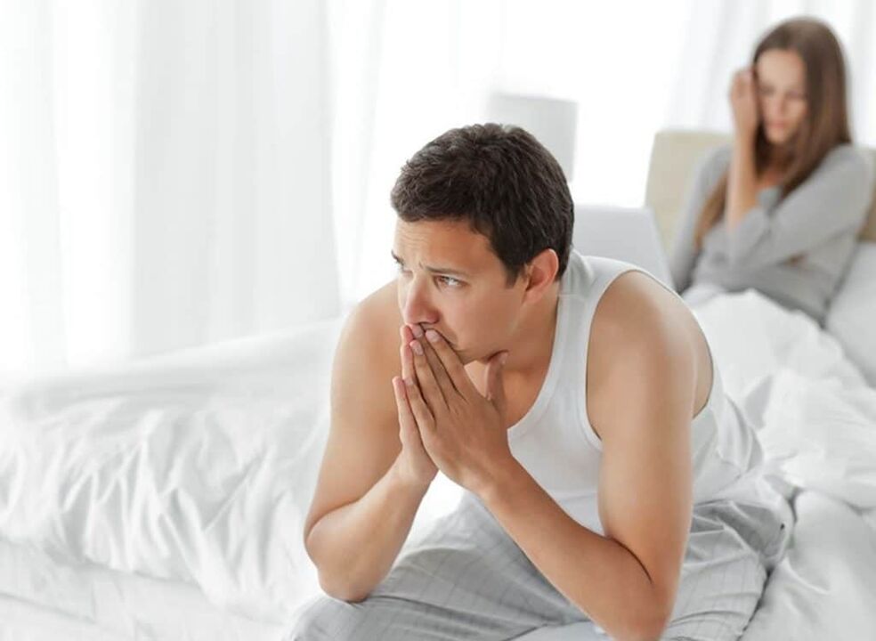 un bărbat cu potență slabă din cauza prostatitei